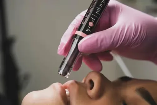 HydraFacial Lip PERK is performed by dermatologists