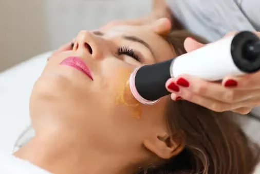 Why Choose UNCOVER Clinics for your Oxygeneo Facial