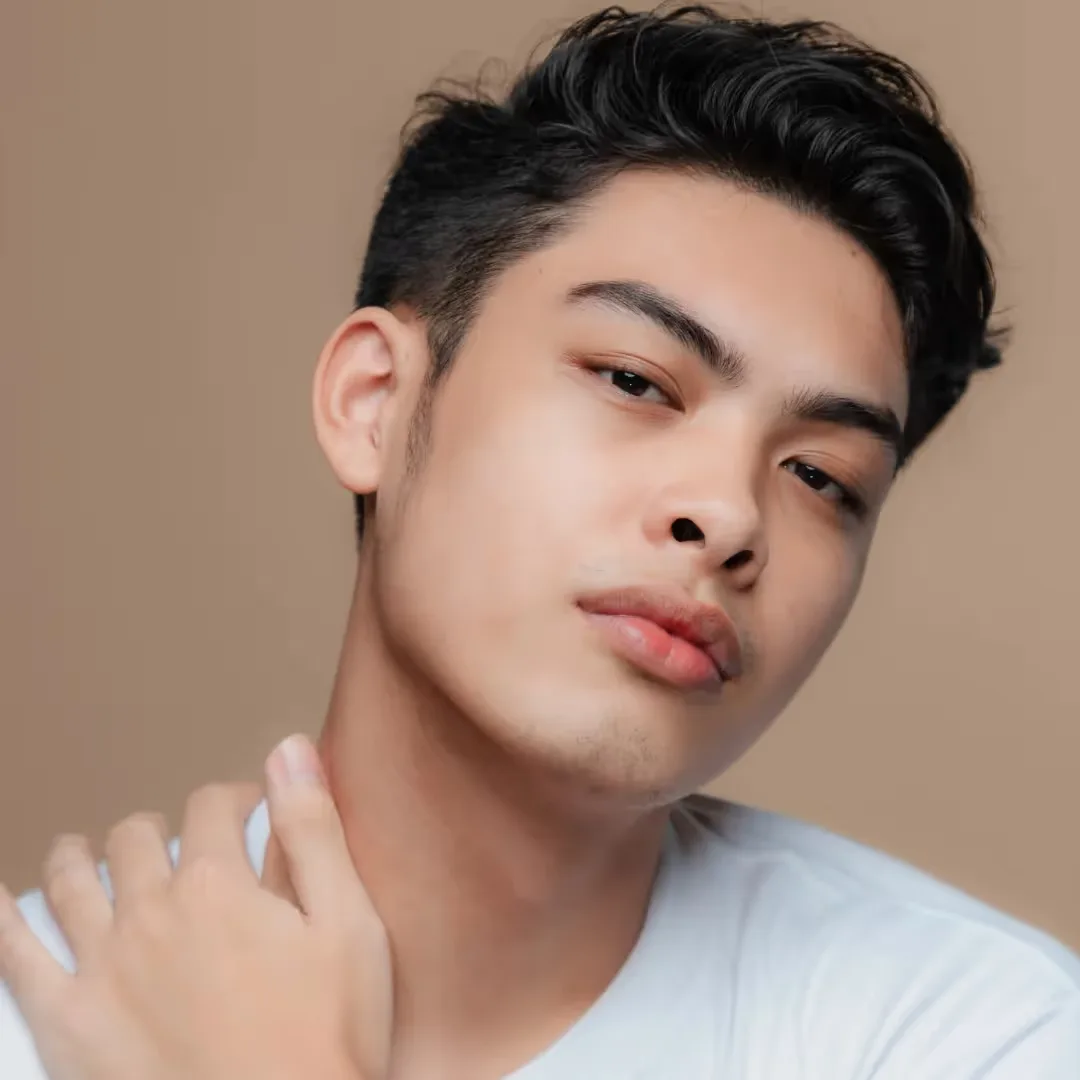 Men flaunt the glow achieved by Profhilo Skin Boosters