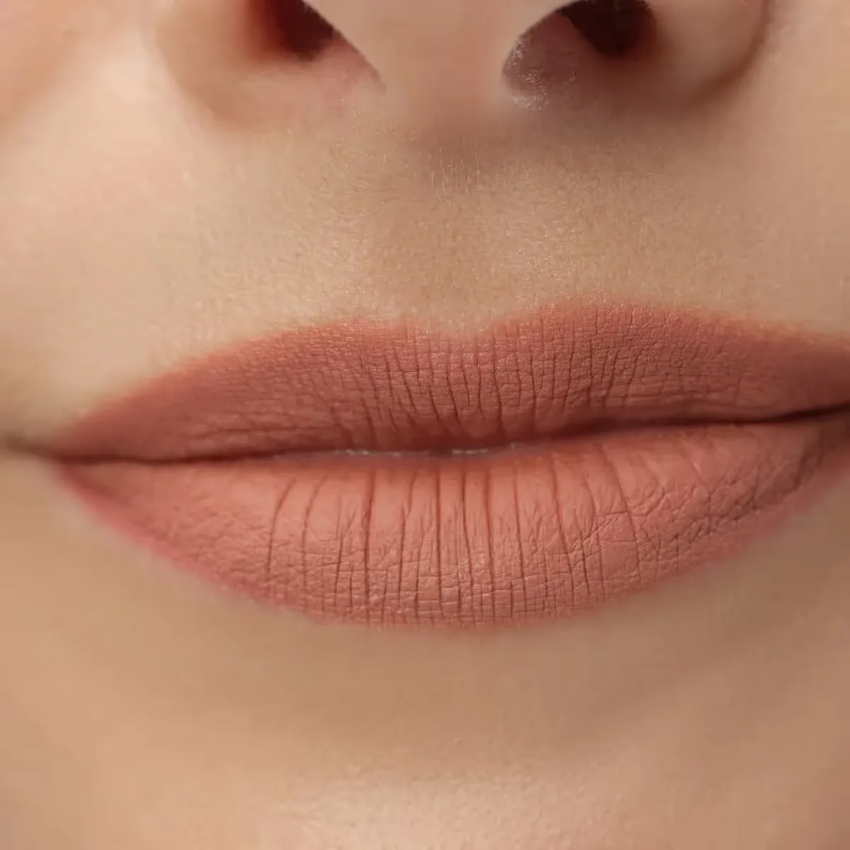 Featured image: 11 DIY Lip Mask Recipes To Get Soft and Plump Lips