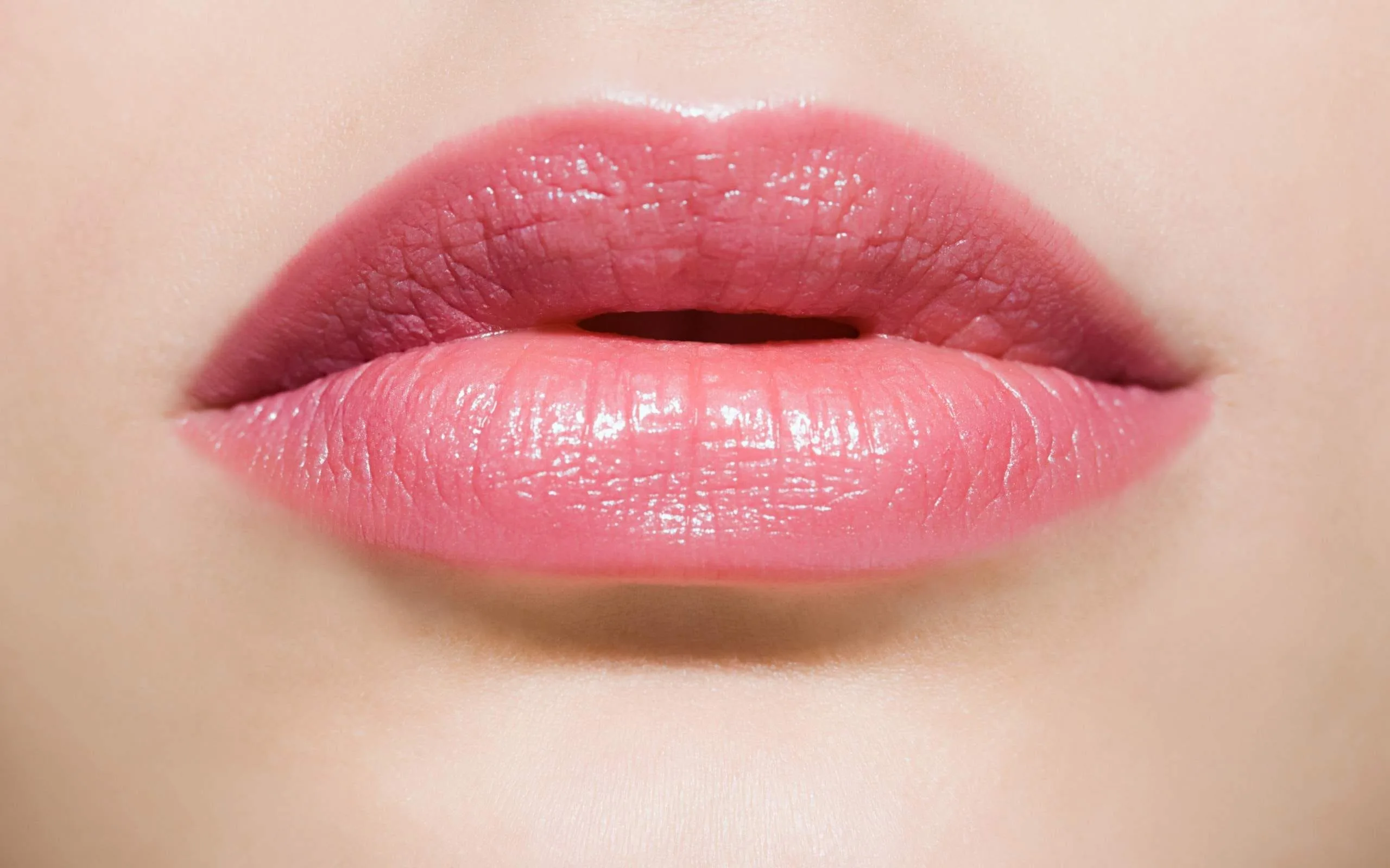 Featured image: How to Get Pink Lips at Home: 7 Dermat Approved DIY Lip Masks for Dark Lips 