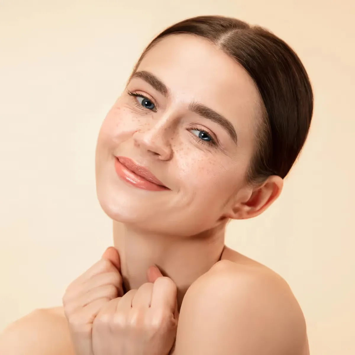 Featured image: What are the best home remedies to reduce dark circles under the eyes?