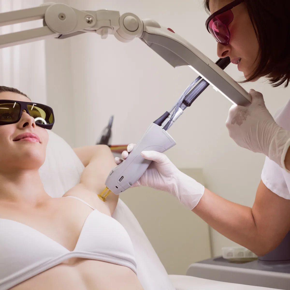 Featured image: What To Consider While Choosing a Laser Hair Removal Treatment Clinic?