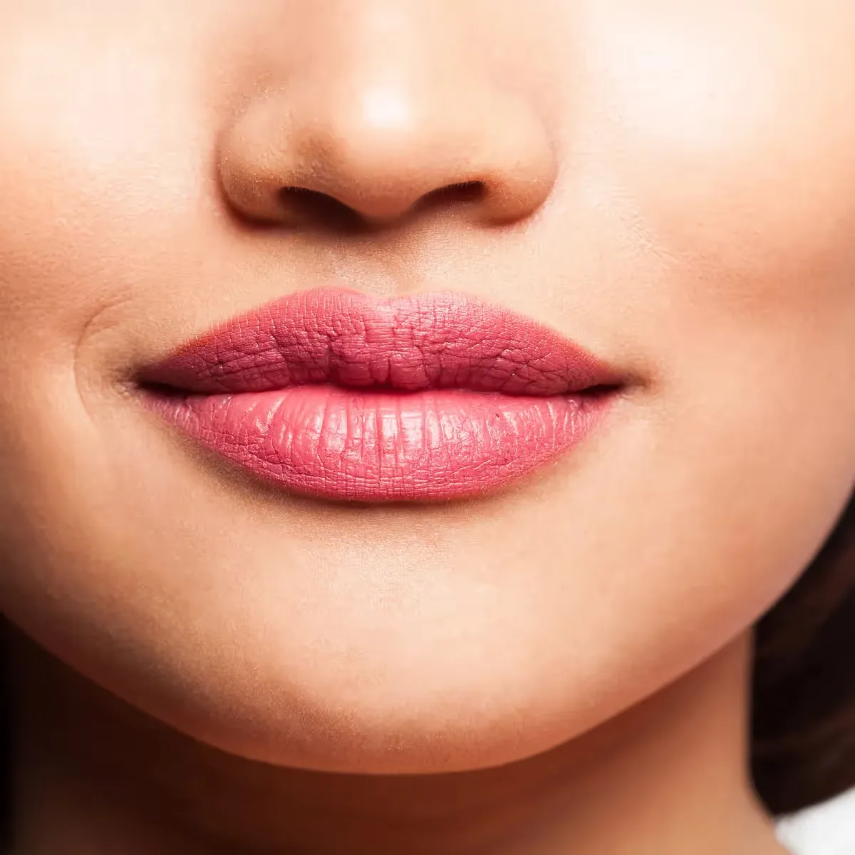 Featured image: Which lip mask is good for dark lips?